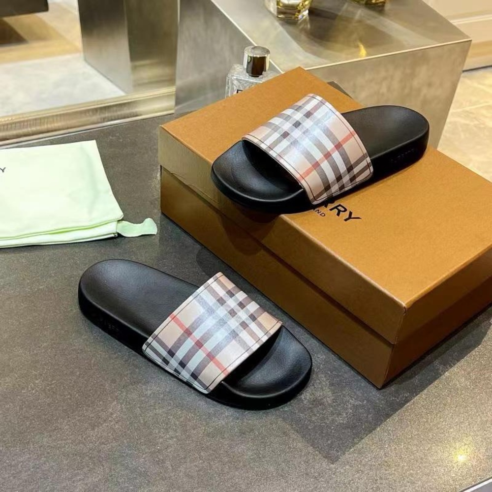 Burberry 8 Women’s Slide Sandals